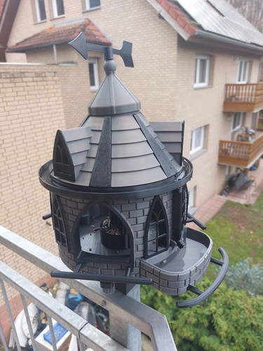 Vogelfutterhaus mit tränke - mit,